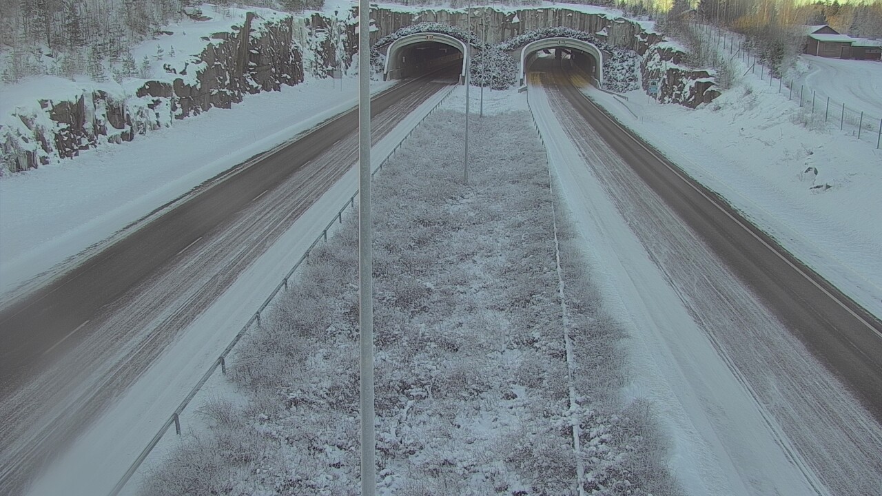 Weather Camera Image Väg 7 Fredrikshamn, Kolsila, bom öst, Hamina, Kymenlaakso