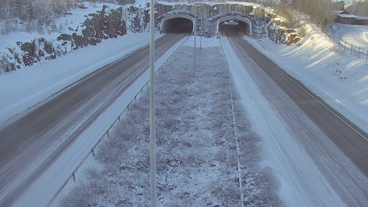 Weather Camera Image Väg 7 Fredrikshamn, Kolsila, bom öst, Hamina, Kymenlaakso