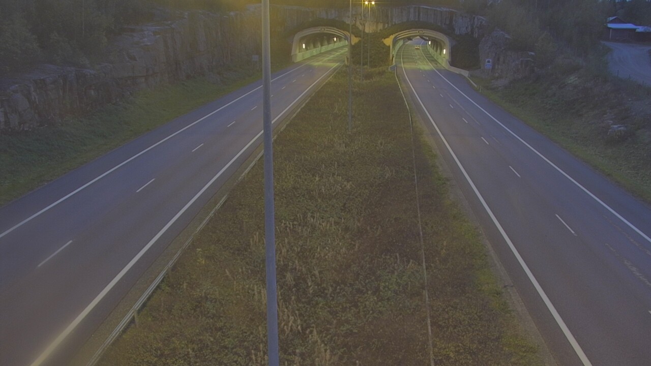 Weather Camera Image Väg 7 Fredrikshamn, Kolsila, bom öst, Hamina, Kymenlaakso