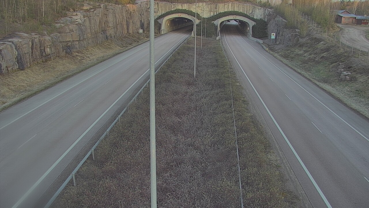 Weather Camera Image Väg 7 Fredrikshamn, Kolsila, bom öst, Hamina, Kymenlaakso