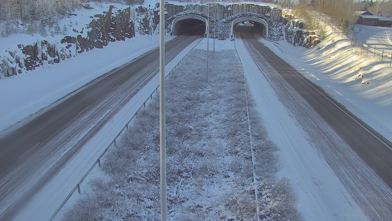 Weather Camera Image Väg 7 Fredrikshamn, Kolsila, bom öst, Hamina, Kymenlaakso