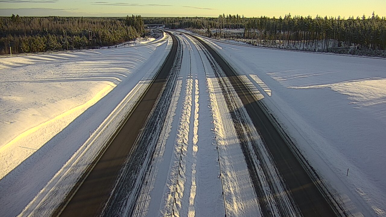 Weather Camera Image Väg 7 Vederlax, Saarasjärvi, Virolahti, Kymenlaakso
