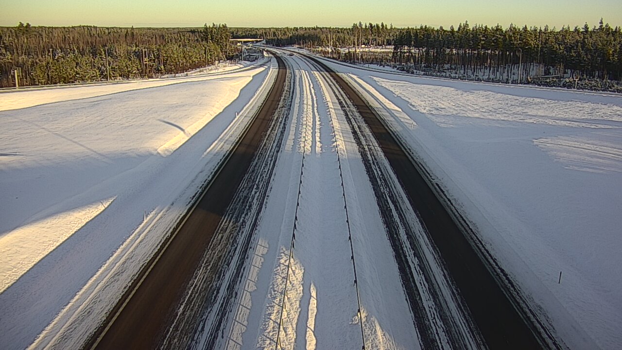 Weather Camera Image Väg 7 Vederlax, Saarasjärvi, Virolahti, Kymenlaakso