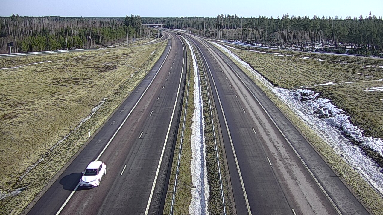 Weather Camera Image Väg 7 Vederlax, Saarasjärvi, Virolahti, Kymenlaakso