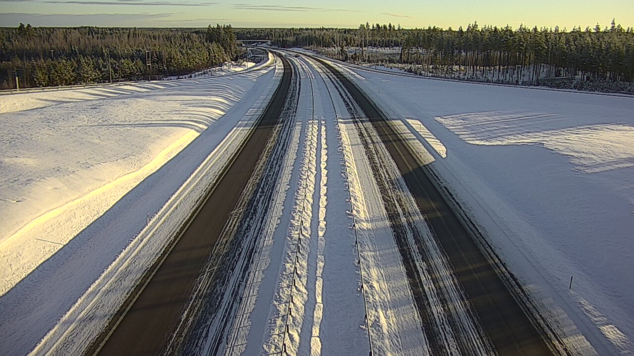 Weather Camera Image Väg 7 Vederlax, Saarasjärvi, Virolahti, Kymenlaakso