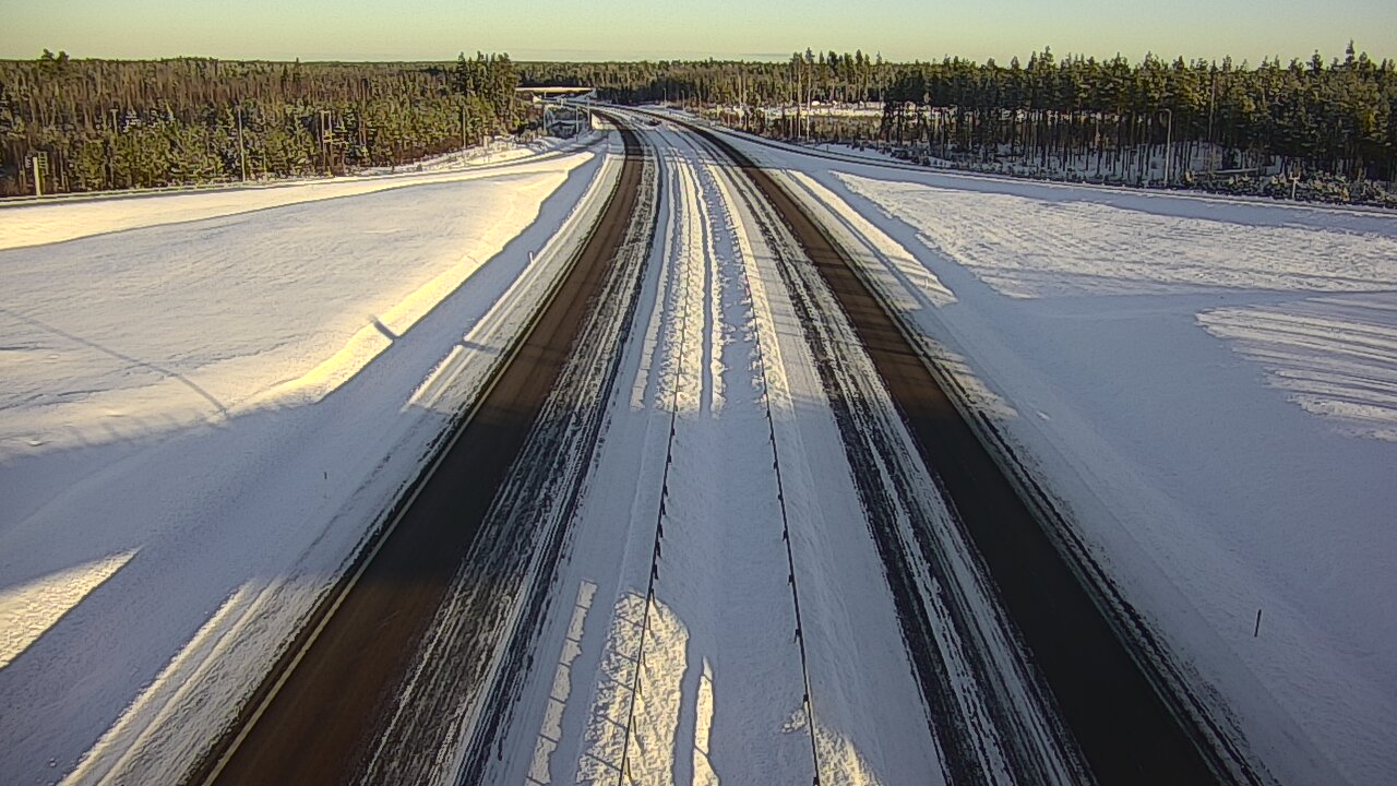 Weather Camera Image Väg 7 Vederlax, Saarasjärvi, Virolahti, Kymenlaakso