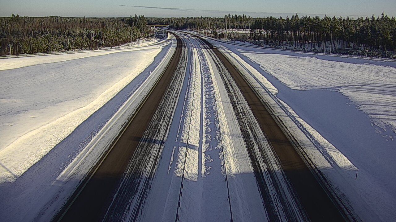 Weather Camera Image Väg 7 Vederlax, Saarasjärvi, Virolahti, Kymenlaakso