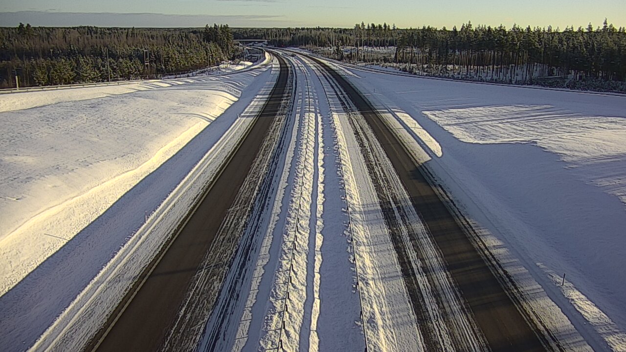 Weather Camera Image Väg 7 Vederlax, Saarasjärvi, Virolahti, Kymenlaakso