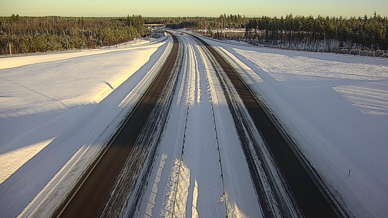 Weather Camera Image Väg 7 Vederlax, Saarasjärvi, Virolahti, Kymenlaakso
