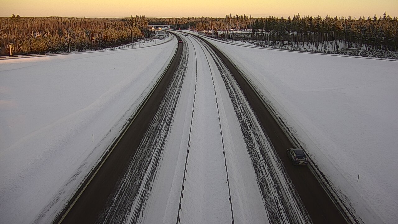 Weather Camera Image Väg 7 Vederlax, Saarasjärvi, Virolahti, Kymenlaakso