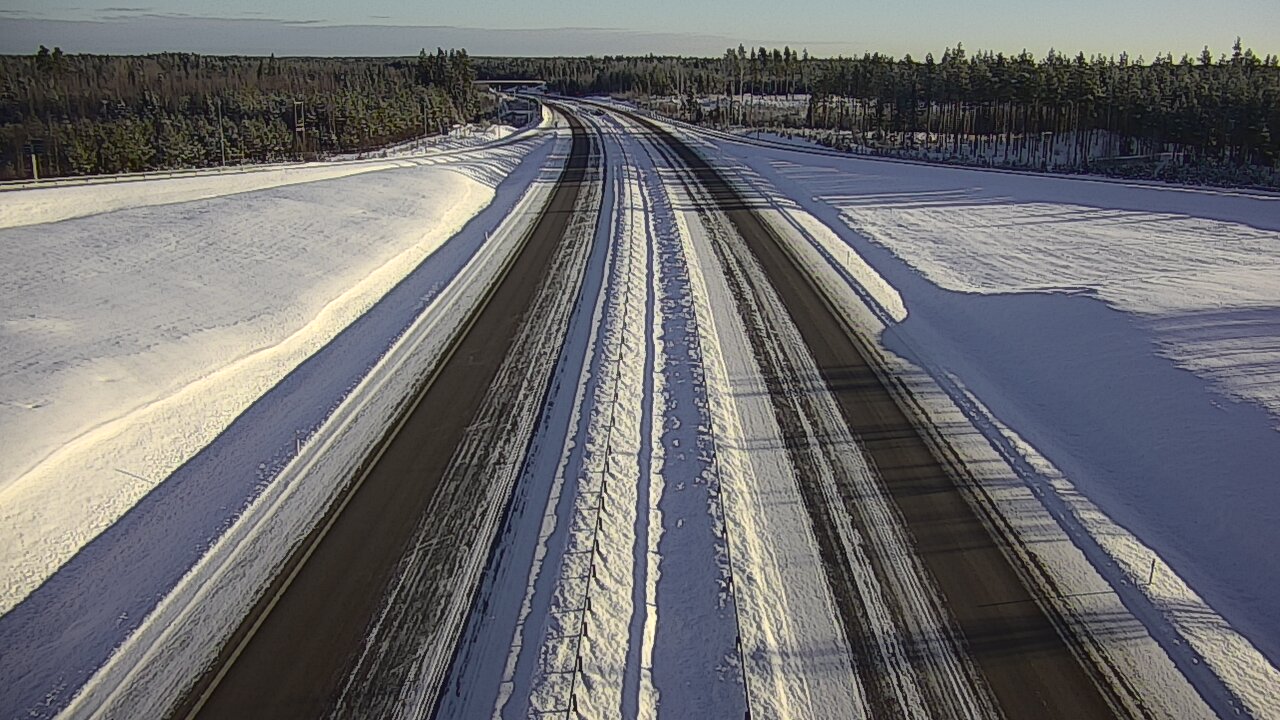 Weather Camera Image Väg 7 Vederlax, Saarasjärvi, Virolahti, Kymenlaakso