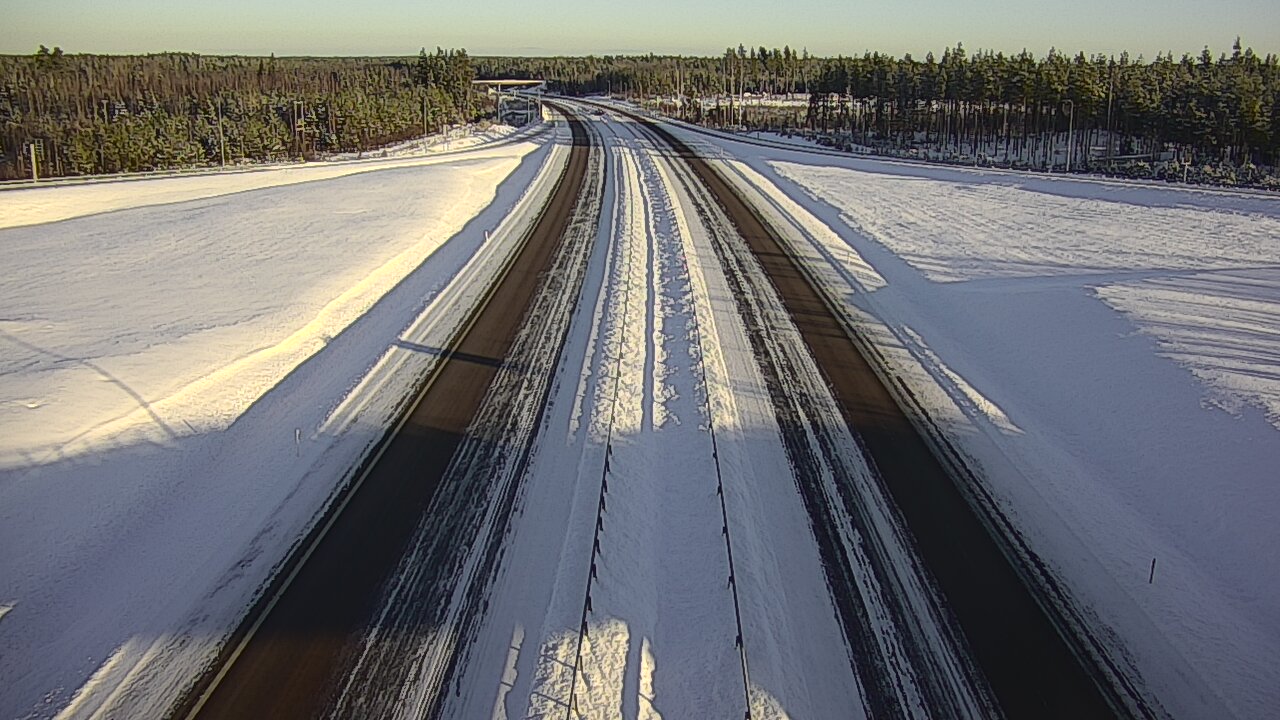 Weather Camera Image Väg 7 Vederlax, Saarasjärvi, Virolahti, Kymenlaakso