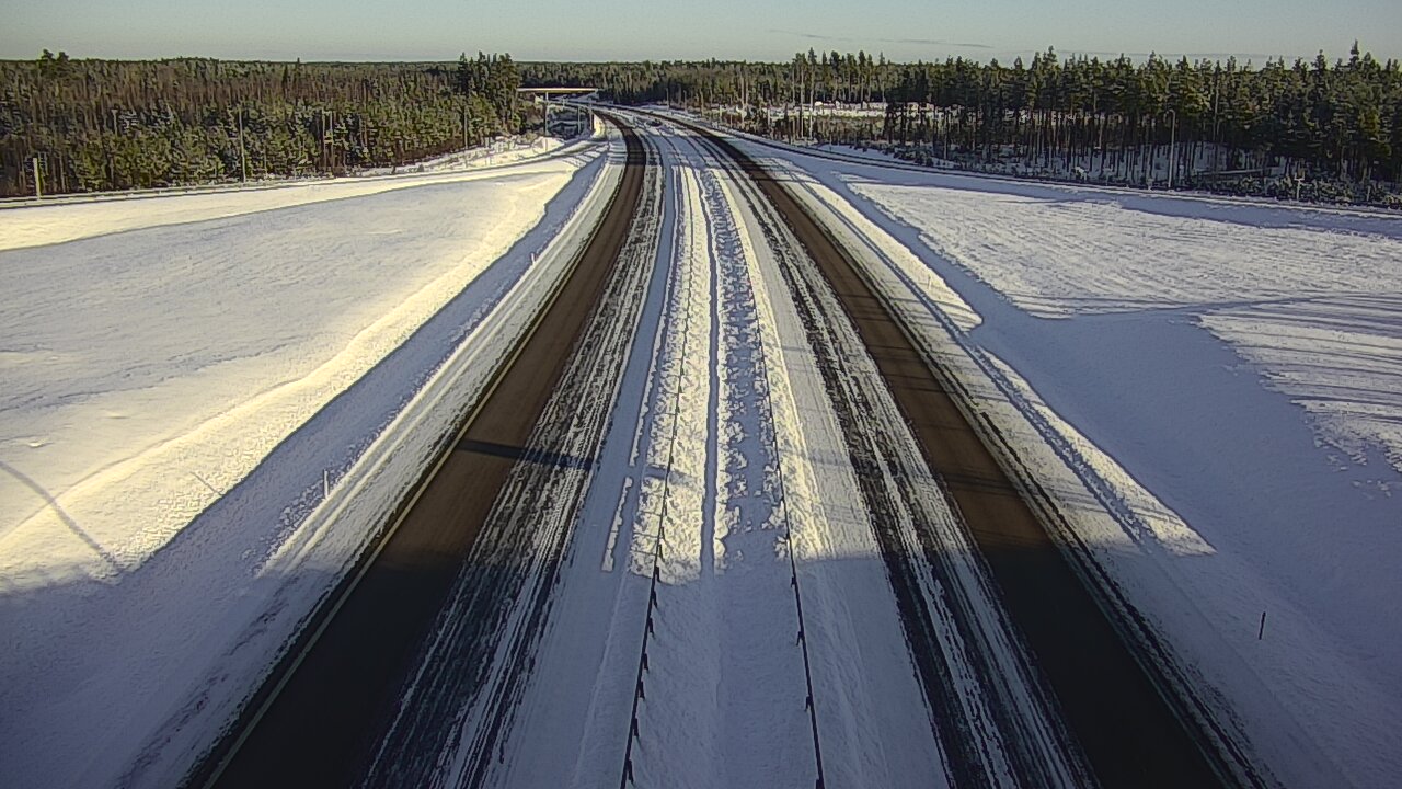 Weather Camera Image Väg 7 Vederlax, Saarasjärvi, Virolahti, Kymenlaakso