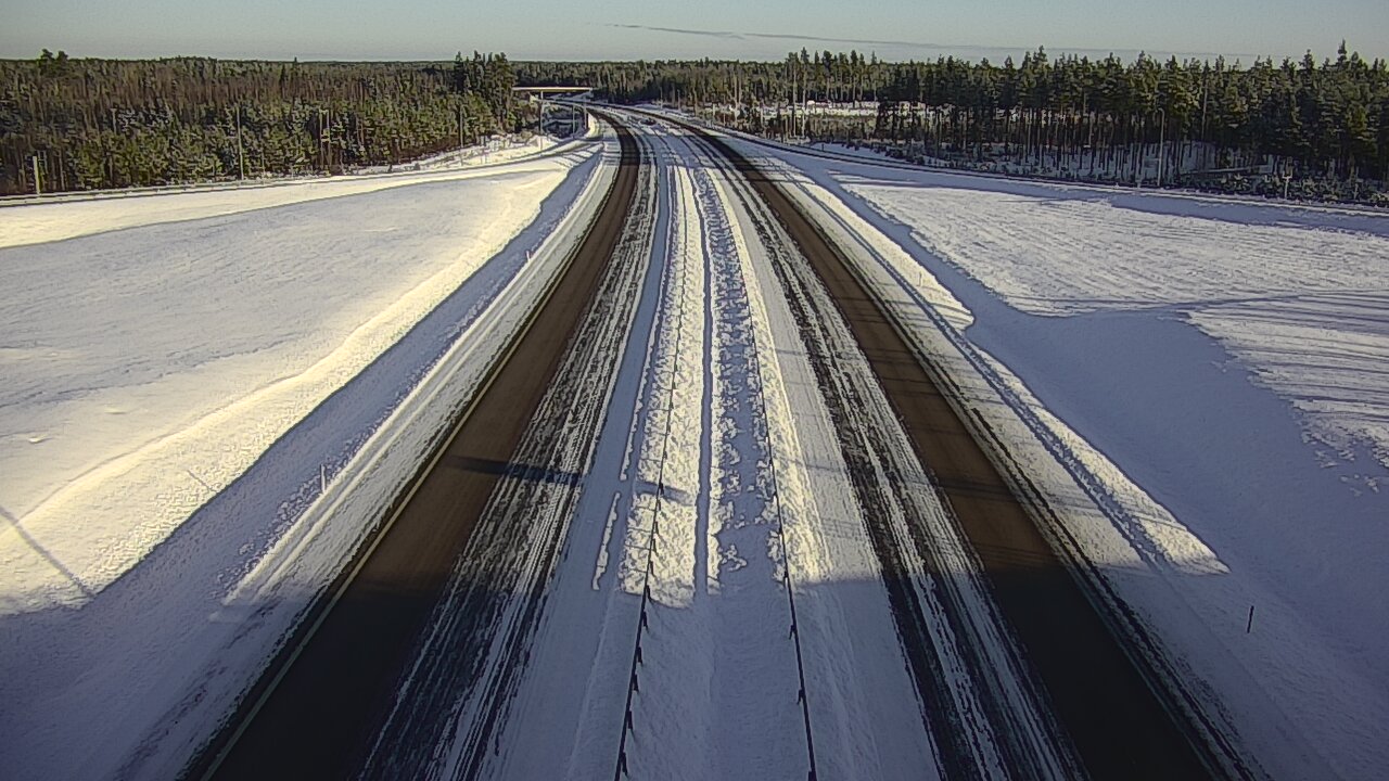 Weather Camera Image Väg 7 Vederlax, Saarasjärvi, Virolahti, Kymenlaakso