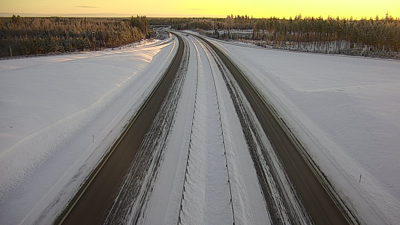 Weather Camera Image Väg 7 Vederlax, Saarasjärvi, Virolahti, Kymenlaakso