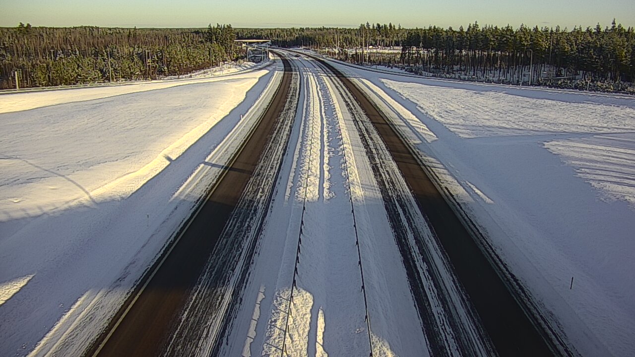 Weather Camera Image Väg 7 Vederlax, Saarasjärvi, Virolahti, Kymenlaakso