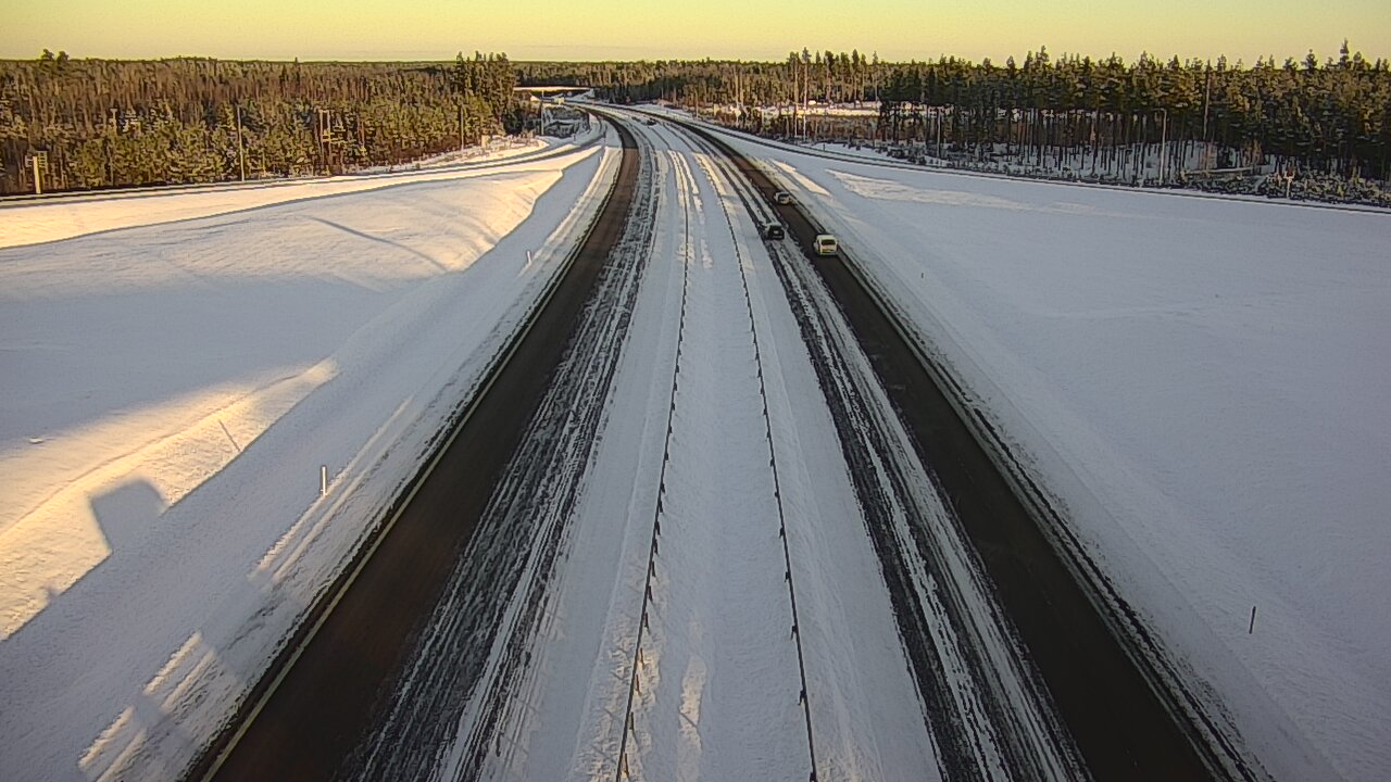 Weather Camera Image Väg 7 Vederlax, Saarasjärvi, Virolahti, Kymenlaakso