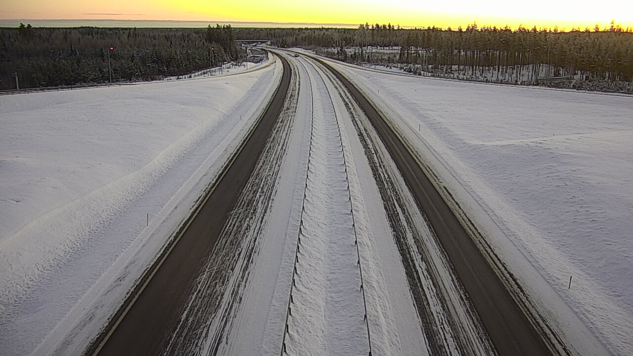 Weather Camera Image Väg 7 Vederlax, Saarasjärvi, Virolahti, Kymenlaakso