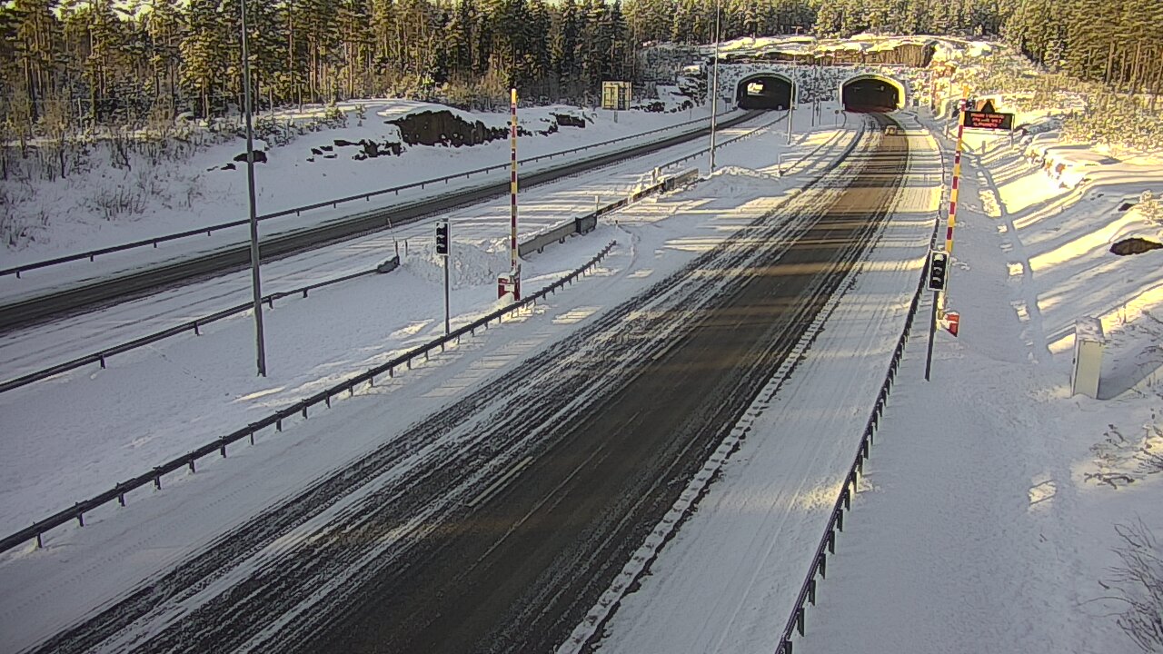 Weather Camera Image Road 7 Virolahti, Vaalimaan tunneli, boom east, Virolahti, Kymenlaakso