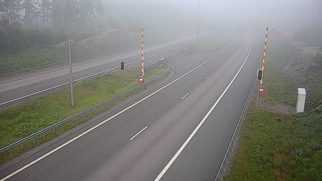 Weather Camera Image Road 7 Virolahti, Vaalimaan tunneli, boom east, Virolahti, Kymenlaakso