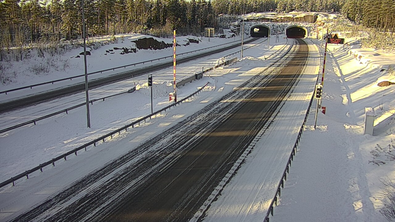 Weather Camera Image Road 7 Virolahti, Vaalimaan tunneli, boom east, Virolahti, Kymenlaakso