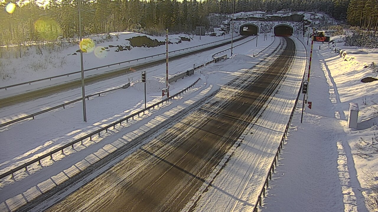 Weather Camera Image Road 7 Virolahti, Vaalimaan tunneli, boom east, Virolahti, Kymenlaakso