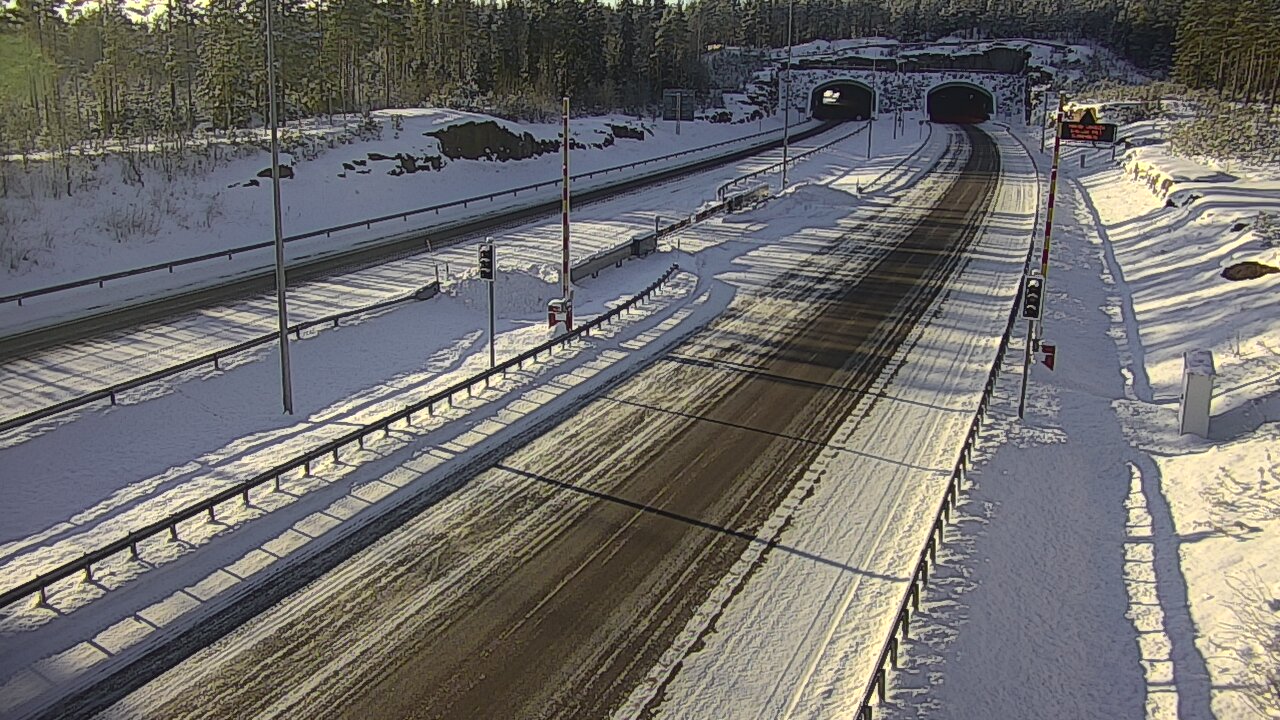 Weather Camera Image Road 7 Virolahti, Vaalimaan tunneli, boom east, Virolahti, Kymenlaakso