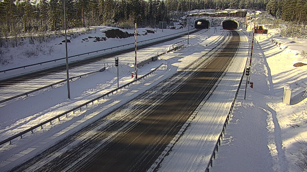 Weather Camera Image Road 7 Virolahti, Vaalimaan tunneli, boom east, Virolahti, Kymenlaakso