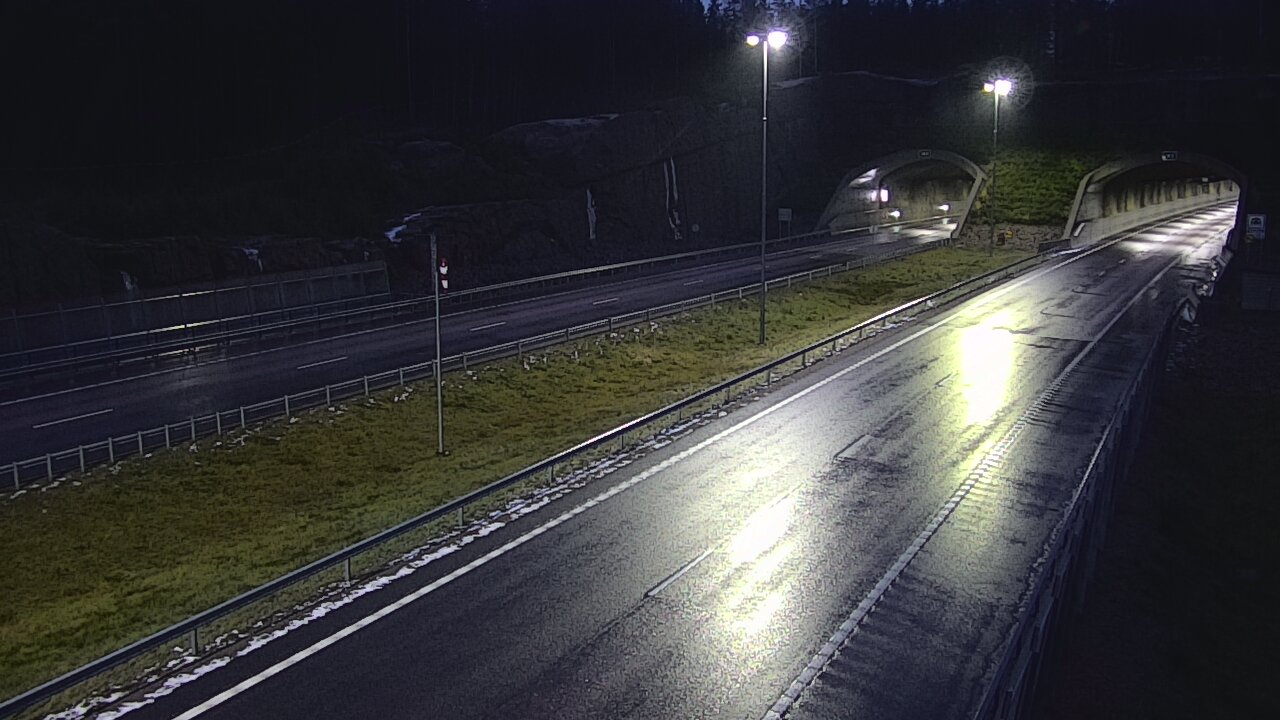 Weather Camera Image Väg 7 Vederlax, Vaalimaan tunneli, suuaukko väst, Virolahti, Kymenlaakso