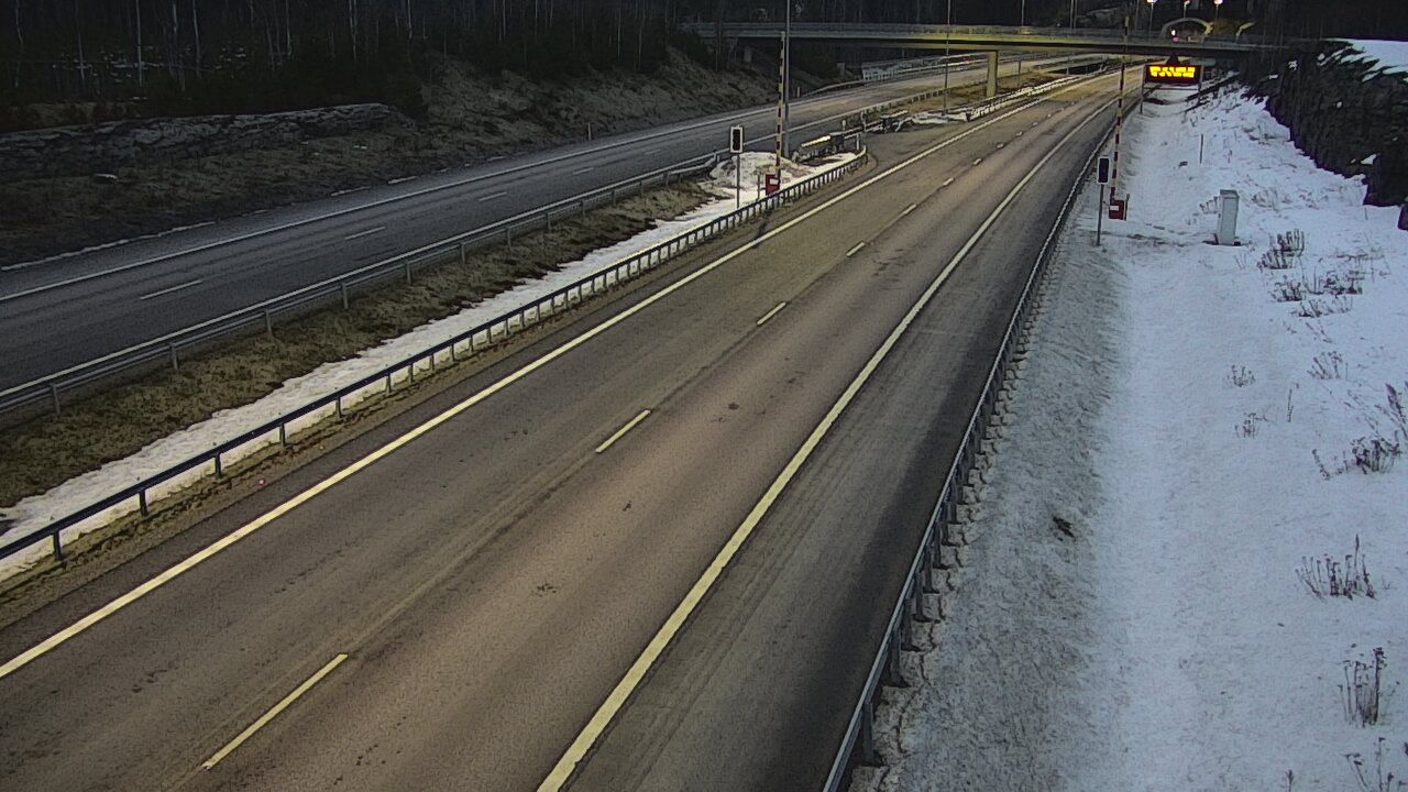 Weather Camera Image Väg 7 Vederlax, Vaalimaan tunneli, bom väst, Virolahti, Kymenlaakso