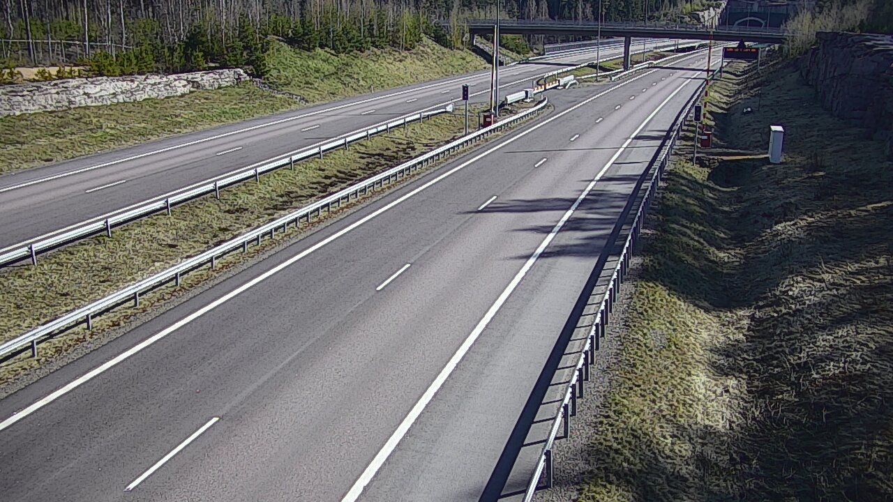 Weather Camera Image Road 7 Virolahti, Vaalimaan tunneli, boom west, Virolahti, Kymenlaakso