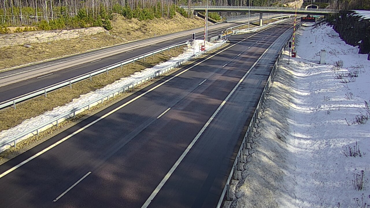 Weather Camera Image Väg 7 Vederlax, Vaalimaan tunneli, bom väst, Virolahti, Kymenlaakso