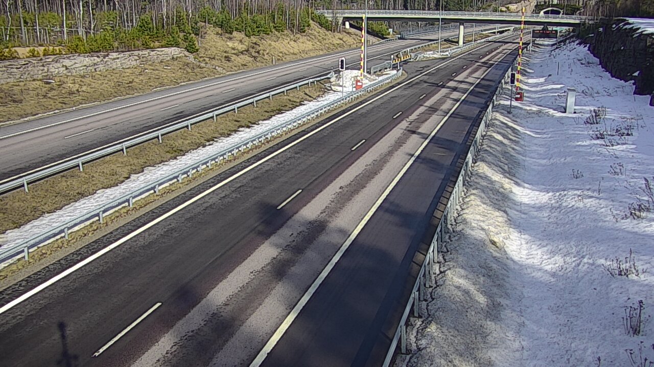 Weather Camera Image Väg 7 Vederlax, Vaalimaan tunneli, bom väst, Virolahti, Kymenlaakso