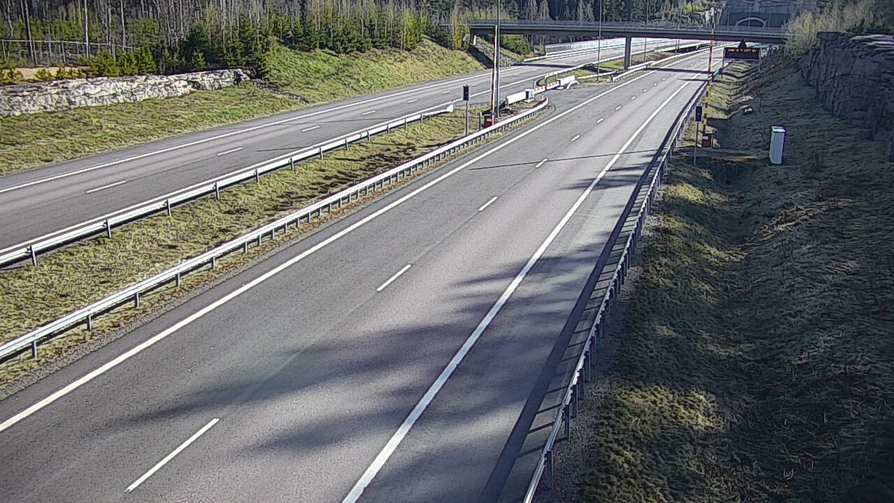 Weather Camera Image Road 7 Virolahti, Vaalimaan tunneli, boom west, Virolahti, Kymenlaakso