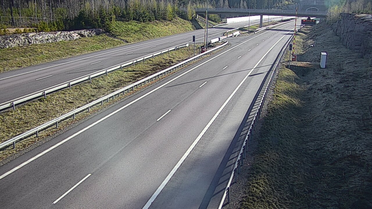Weather Camera Image Road 7 Virolahti, Vaalimaan tunneli, boom west, Virolahti, Kymenlaakso