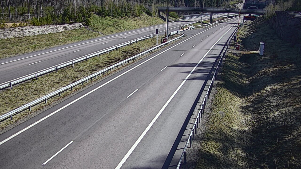 Weather Camera Image Road 7 Virolahti, Vaalimaan tunneli, boom west, Virolahti, Kymenlaakso