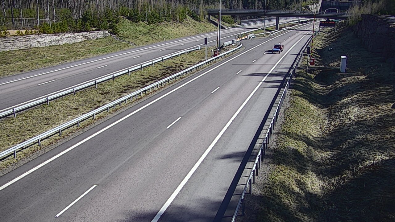 Weather Camera Image Road 7 Virolahti, Vaalimaan tunneli, boom west, Virolahti, Kymenlaakso
