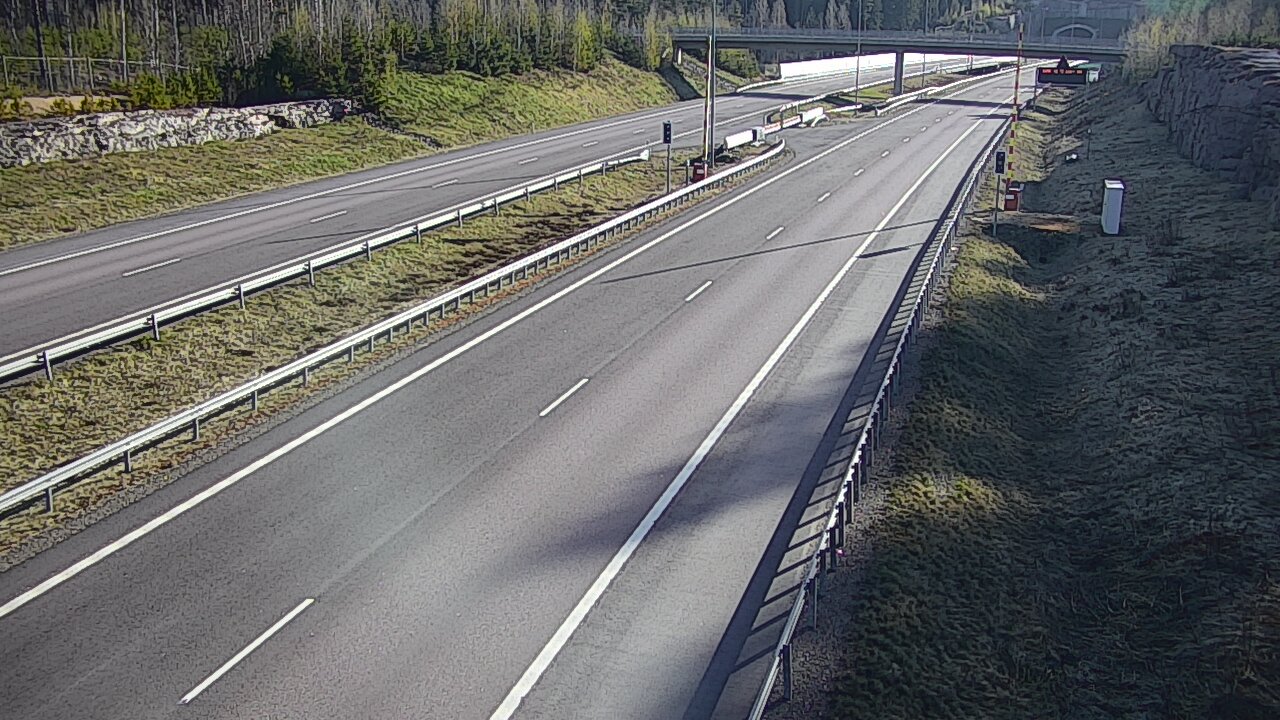 Weather Camera Image Road 7 Virolahti, Vaalimaan tunneli, boom west, Virolahti, Kymenlaakso