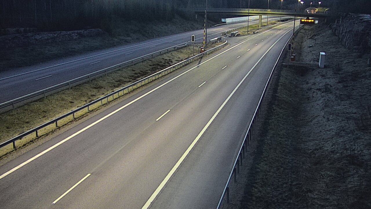 Weather Camera Image Road 7 Virolahti, Vaalimaan tunneli, boom west, Virolahti, Kymenlaakso