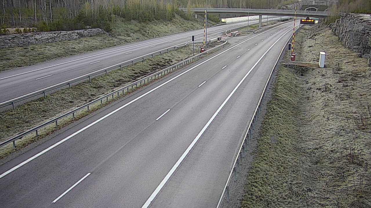 Weather Camera Image Road 7 Virolahti, Vaalimaan tunneli, boom west, Virolahti, Kymenlaakso