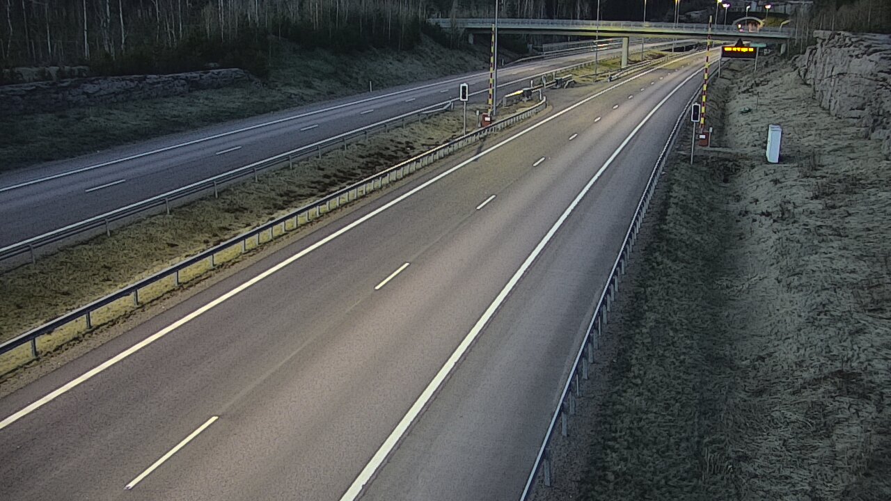 Weather Camera Image Väg 7 Vederlax, Vaalimaan tunneli, bom väst, Virolahti, Kymenlaakso