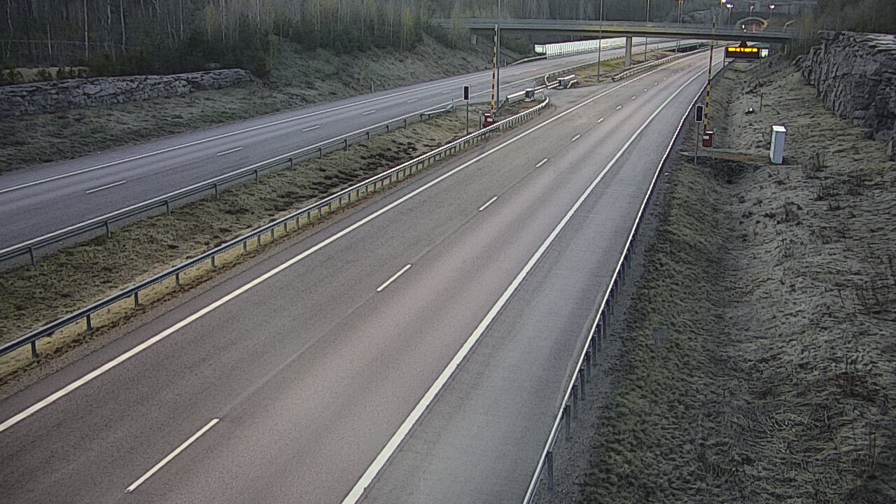 Weather Camera Image Road 7 Virolahti, Vaalimaan tunneli, boom west, Virolahti, Kymenlaakso