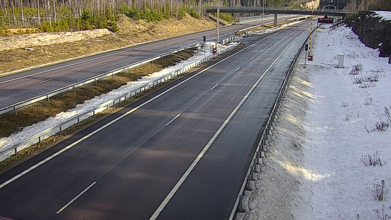 Weather Camera Image Väg 7 Vederlax, Vaalimaan tunneli, bom väst, Virolahti, Kymenlaakso