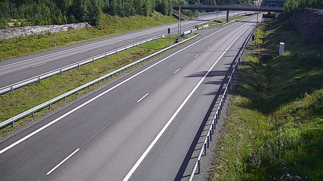 Weather Camera Image Road 7 Virolahti, Vaalimaan tunneli, boom west, Virolahti, Kymenlaakso