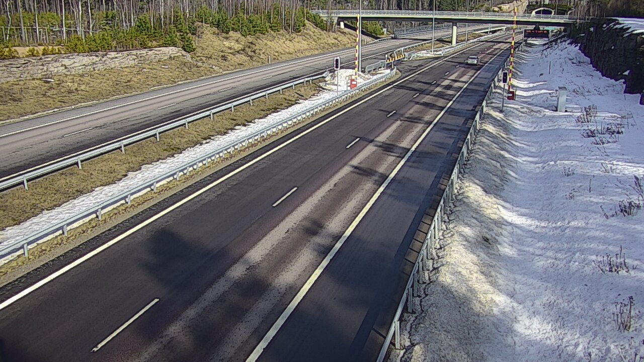Weather Camera Image Väg 7 Vederlax, Vaalimaan tunneli, bom väst, Virolahti, Kymenlaakso