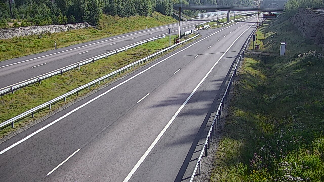 Weather Camera Image Road 7 Virolahti, Vaalimaan tunneli, boom west, Virolahti, Kymenlaakso