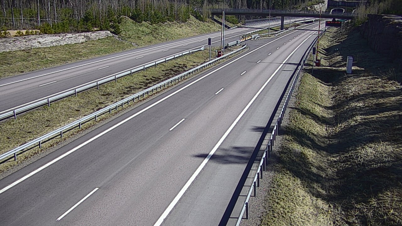 Weather Camera Image Road 7 Virolahti, Vaalimaan tunneli, boom west, Virolahti, Kymenlaakso