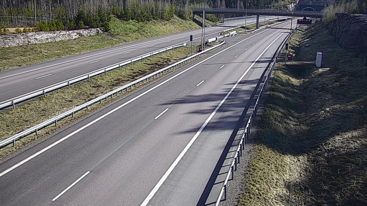 Weather Camera Image Road 7 Virolahti, Vaalimaan tunneli, boom west, Virolahti, Kymenlaakso