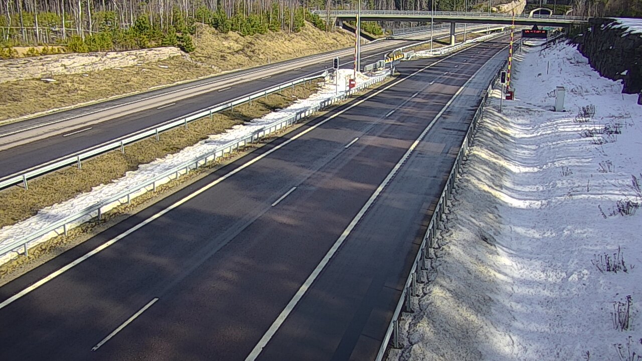 Weather Camera Image Väg 7 Vederlax, Vaalimaan tunneli, bom väst, Virolahti, Kymenlaakso