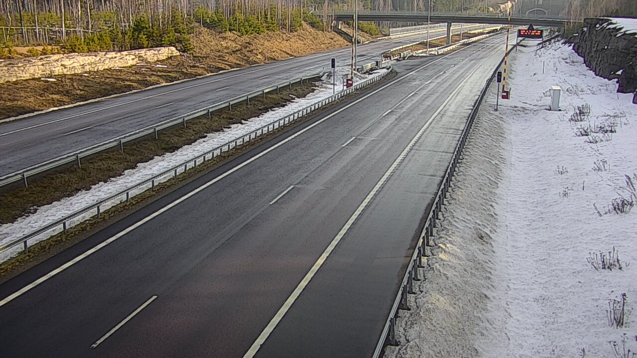 Weather Camera Image Väg 7 Vederlax, Vaalimaan tunneli, bom väst, Virolahti, Kymenlaakso